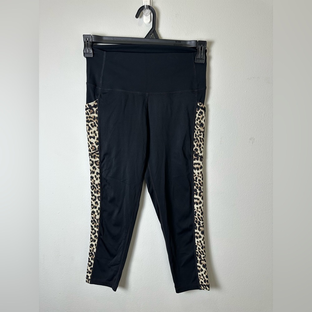 Zyia Women Active High Waisted Cropped Black Leggings Side Leopard Print 6-8 M - Picture 3 of 10